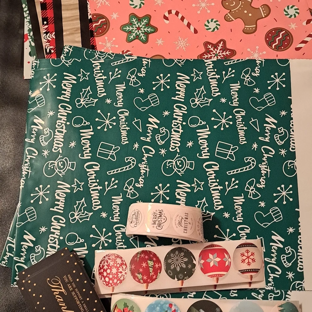 160 pc Christmas shipping bundle